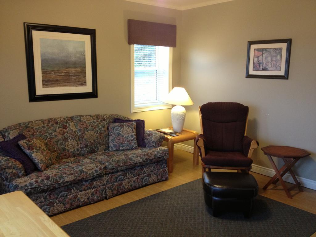 Baddeck Inlet 麦金太尔小屋酒店 客房 照片