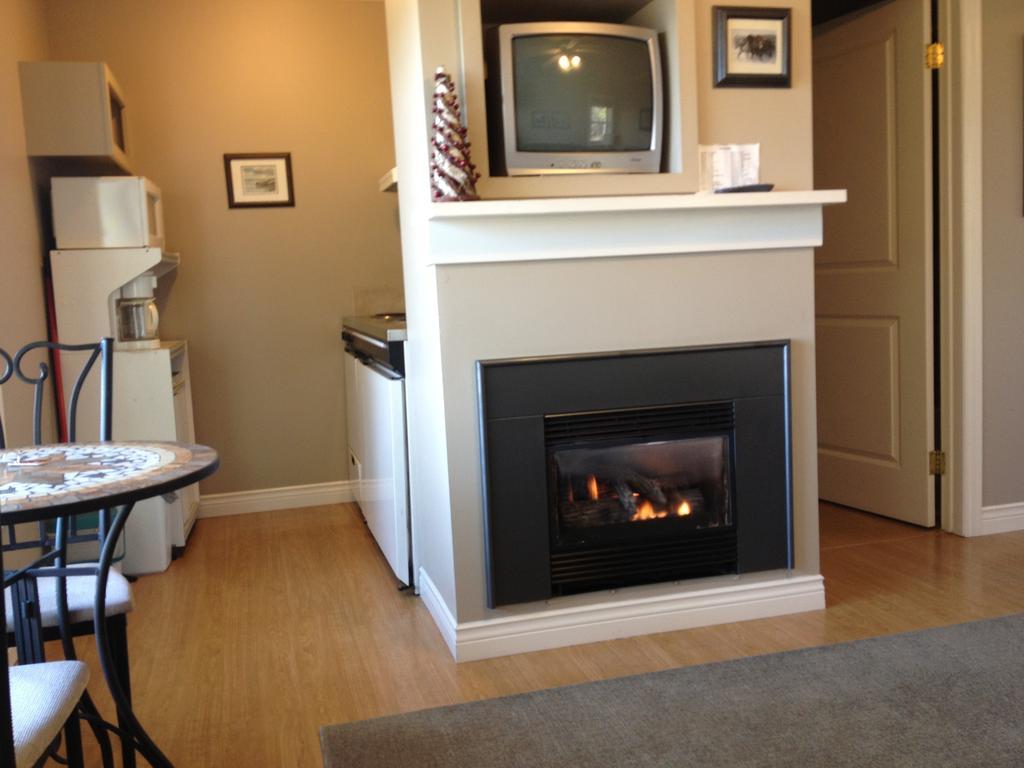 Baddeck Inlet 麦金太尔小屋酒店 客房 照片