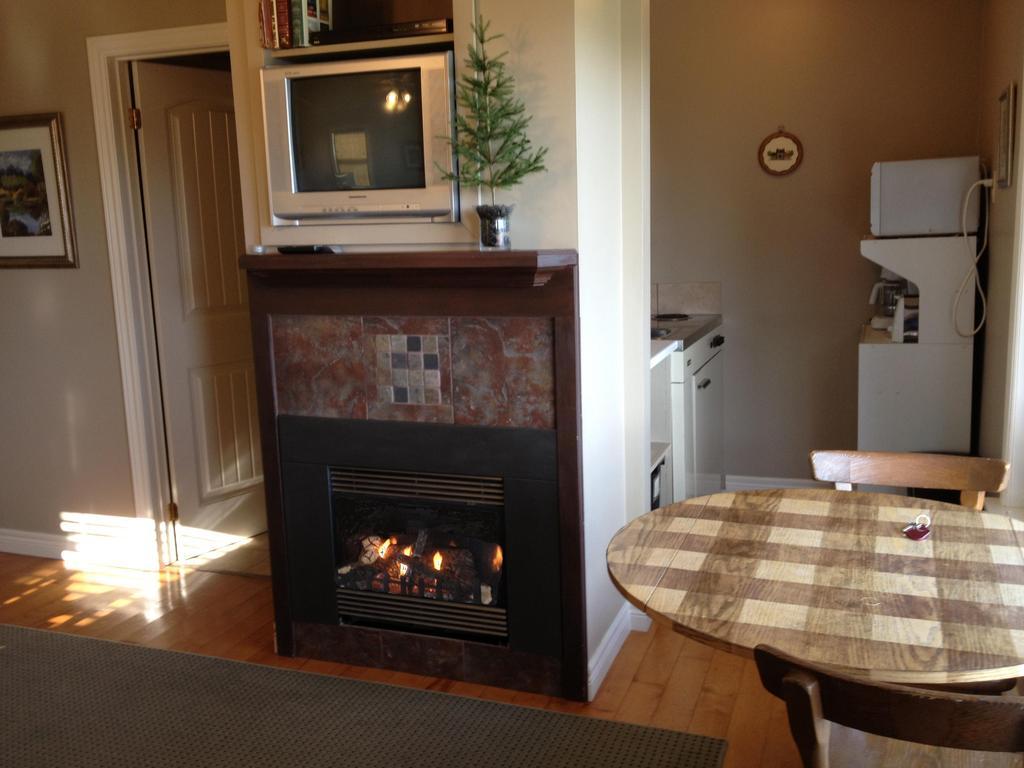 Baddeck Inlet 麦金太尔小屋酒店 客房 照片